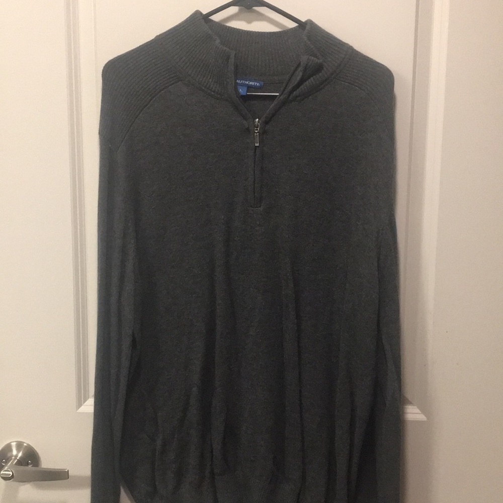 Men’s port authority 1/4 zip sweater in gray large
